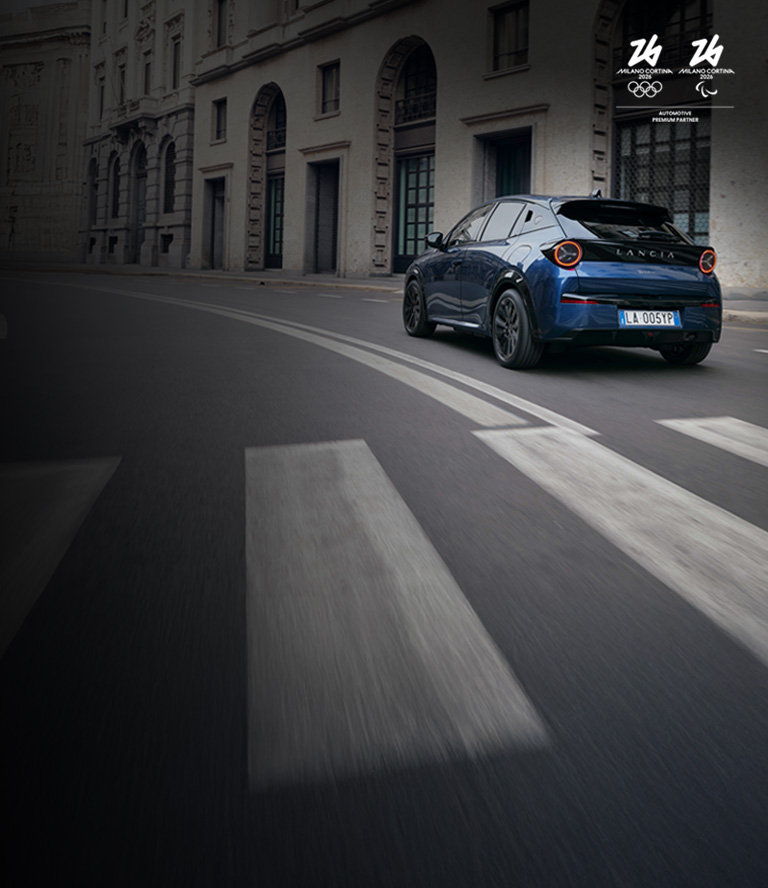 Lancia Ypsilon verte sur route - Lancia FR